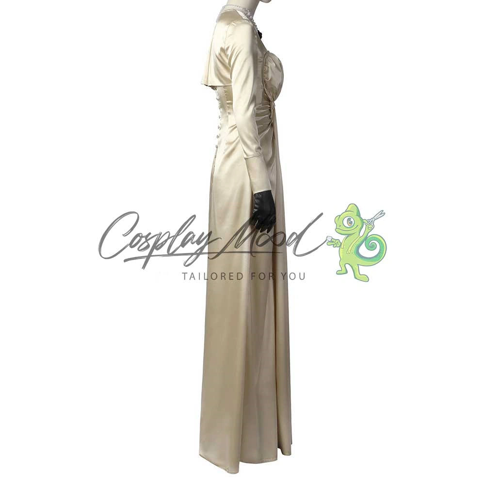 Costume-cosplay-Alcina-Dimitrescu-Resident-Evil-8-3