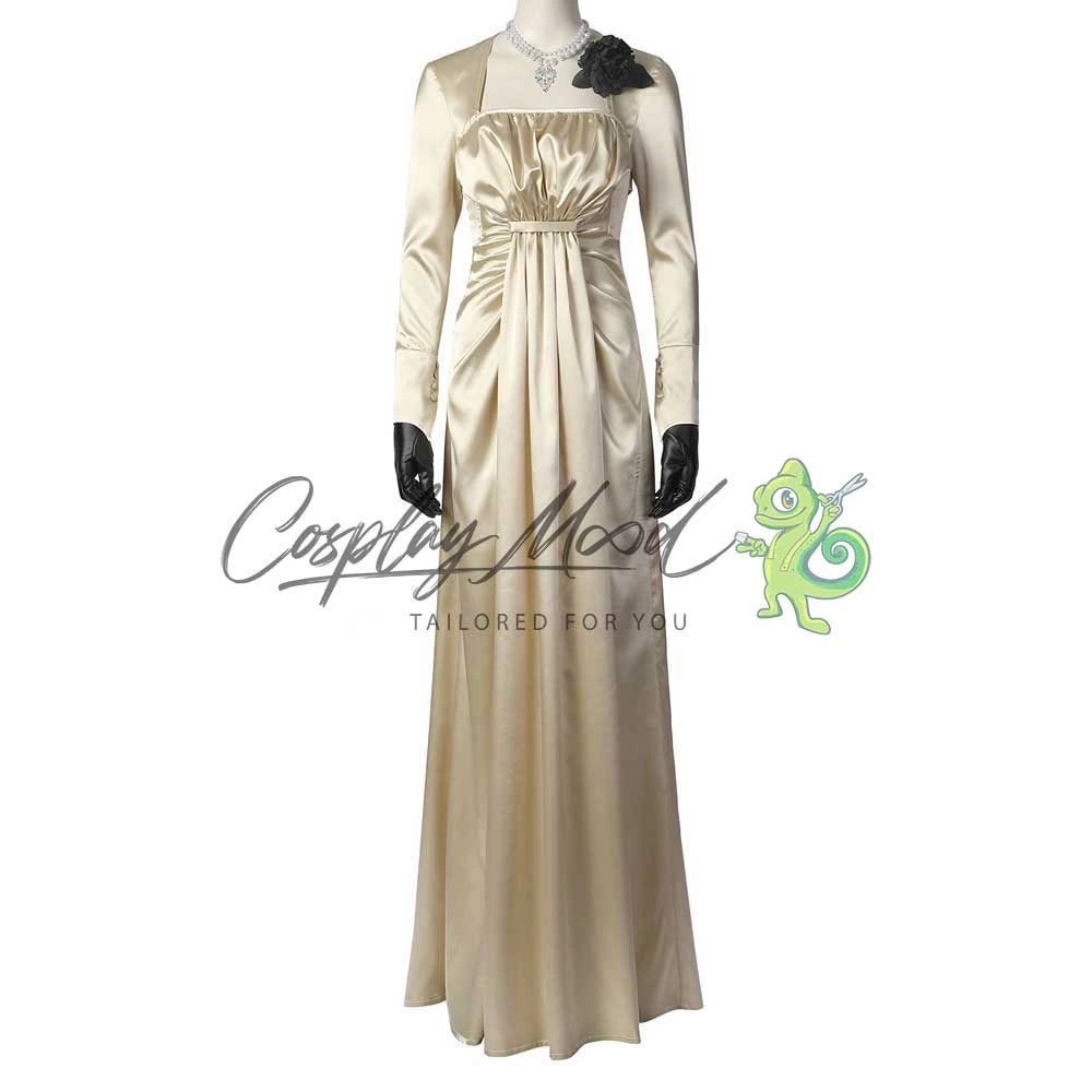 Costume-cosplay-Alcina-Dimitrescu-Resident-Evil-8-2